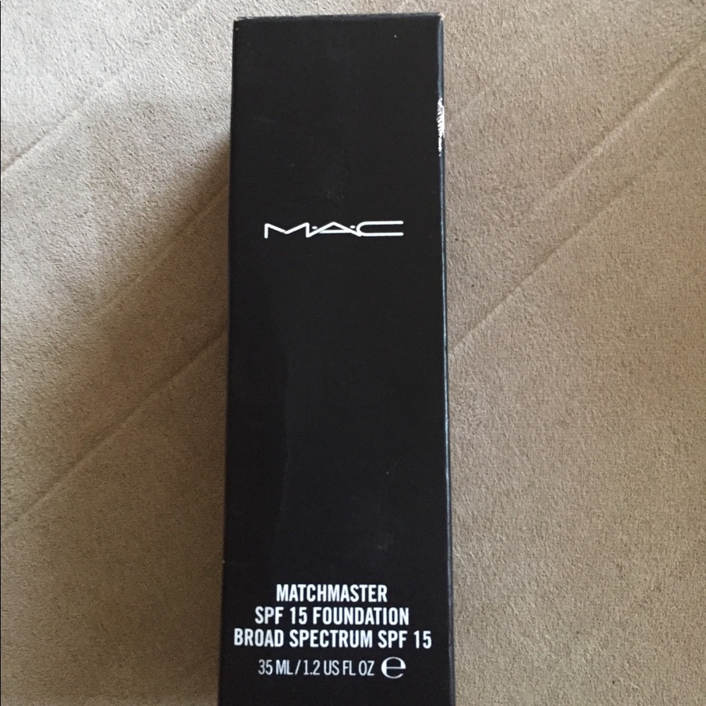 MAC Matchmaster SPF 15 in shade 7.0